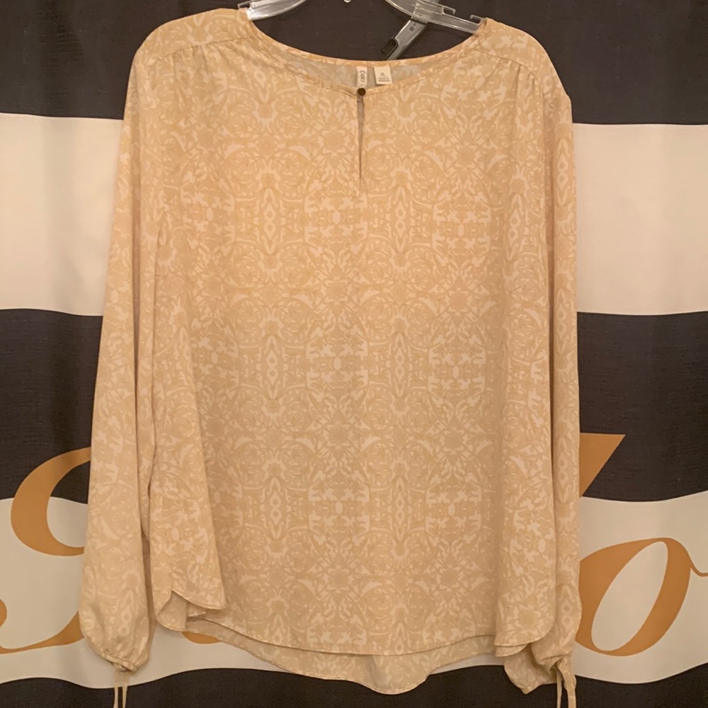 Cream and white design, thin Polyester dress shirt